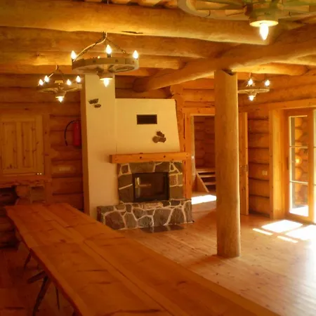 Nyaraló Pinnamaee House