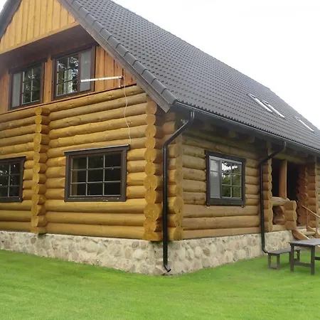 Nyaraló Pinnamaee House *